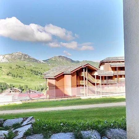 Spacieux 2 Pieces Avec Acces Pistes, Terrasse, Cheminee Et Parking - Fr-1-455-147 La Plagne